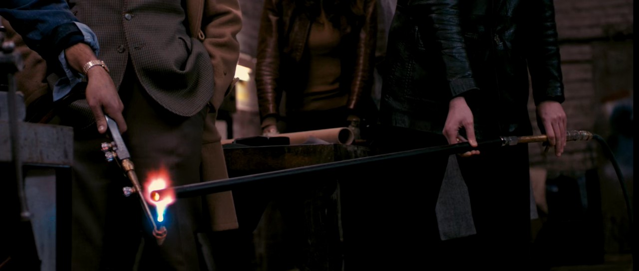 The Bank Job (2008) BluRay Hindi + English 720p 10bit HEVC HE-AAC 5.1 ESub.mkv.0001